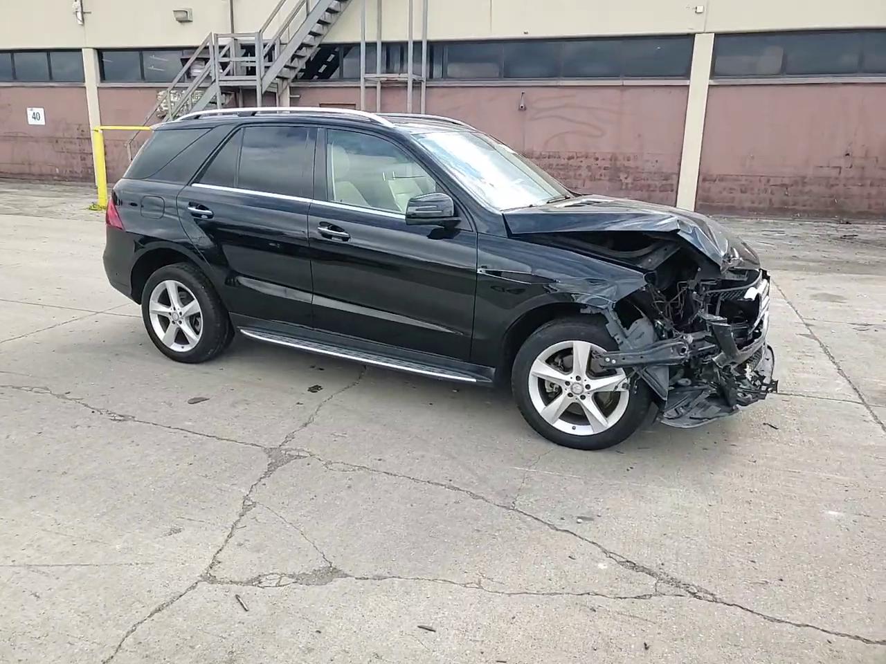 Фото: 4JGDA5HB8HA863499