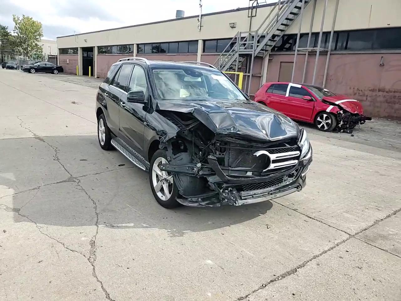 Фото: 4JGDA5HB8HA863499