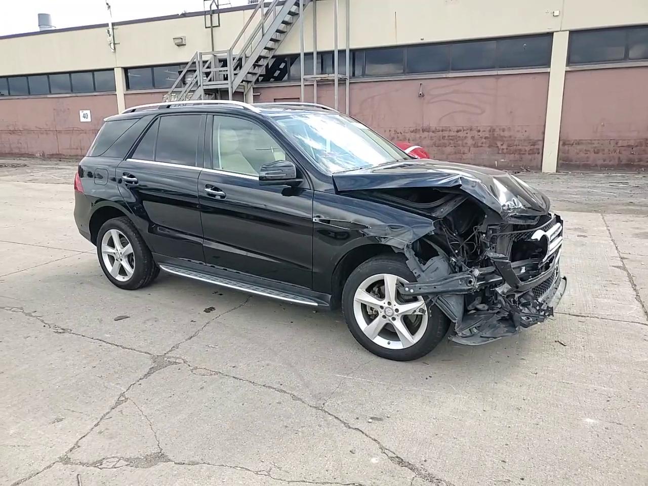 Фото: 4JGDA5HB8HA863499