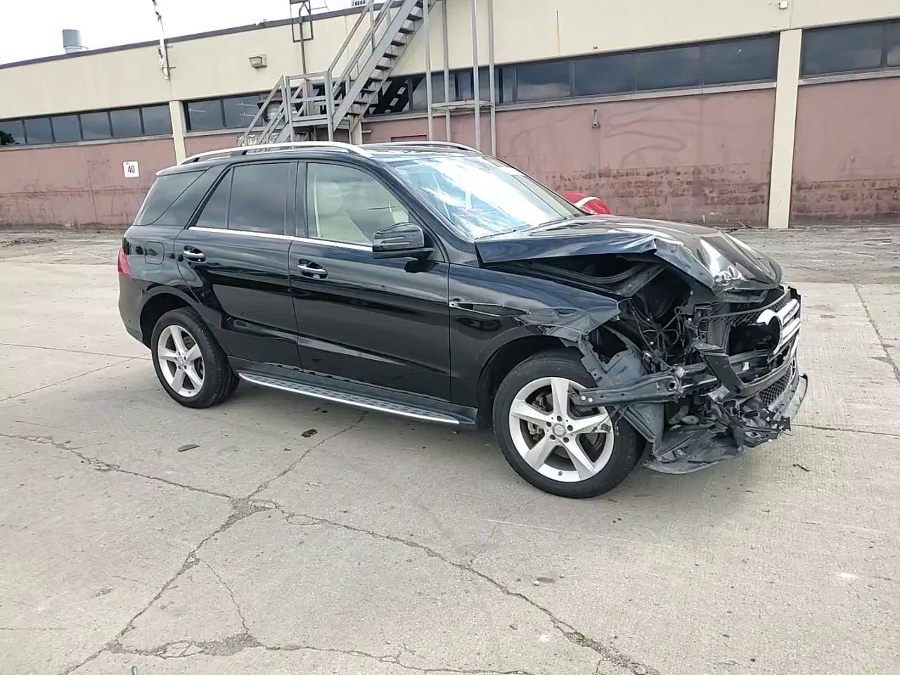 Фото: 4JGDA5HB8HA863499