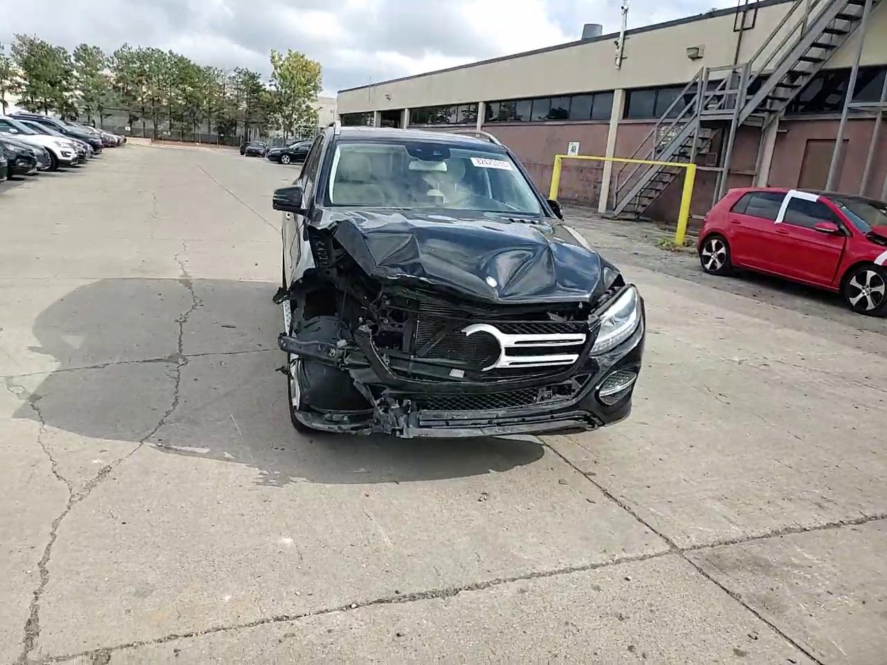 Фото: 4JGDA5HB8HA863499