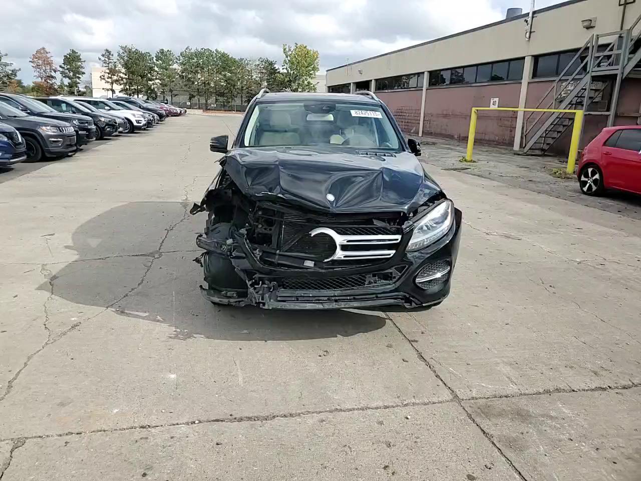 Фото: 4JGDA5HB8HA863499