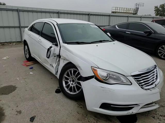 2014 Chrysler 200 Lx VIN: 1C3CCBAB9EN205637 Lot: 90900575
