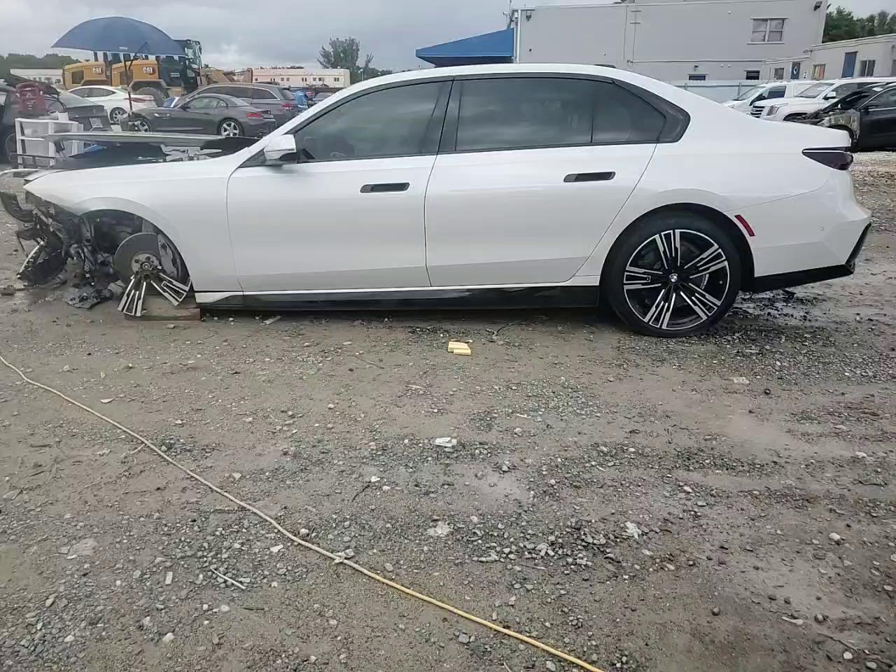 Фото: WBY53EJ05PCN64145