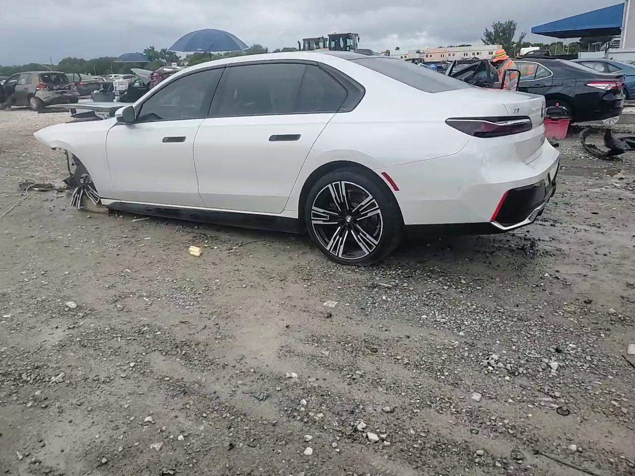 Фото: WBY53EJ05PCN64145