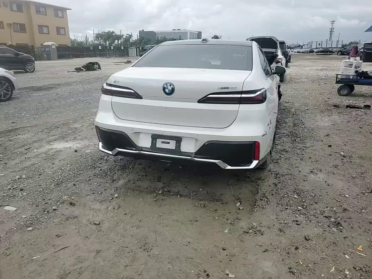 Фото: WBY53EJ05PCN64145