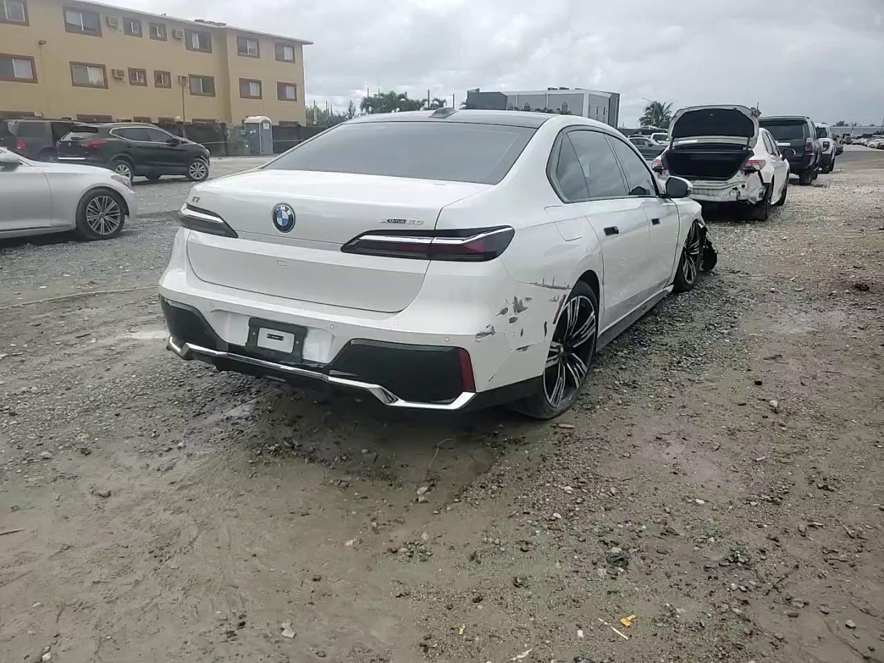 Фото: WBY53EJ05PCN64145