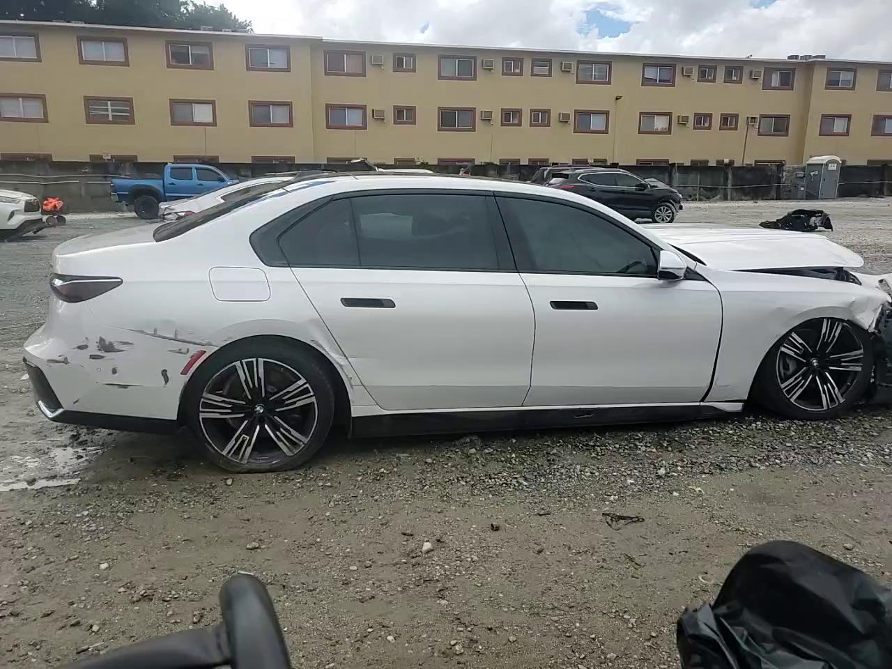 Фото: WBY53EJ05PCN64145