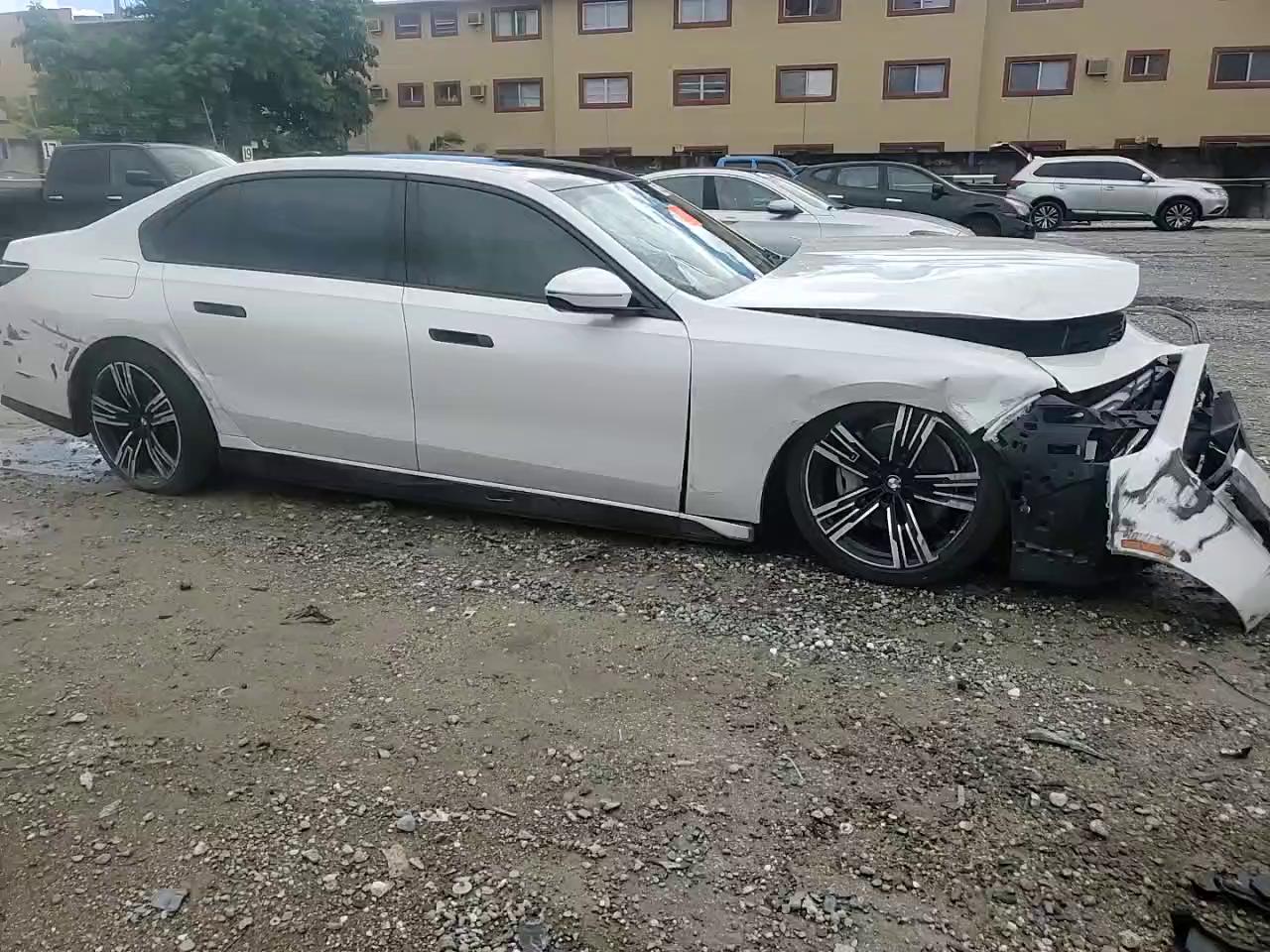 Фото: WBY53EJ05PCN64145