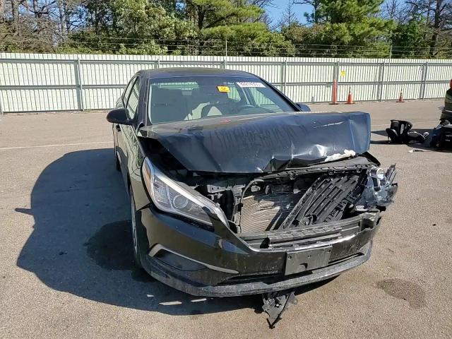 2016 Hyundai Sonata Se VIN: 5NPE24AF7GH354203 Lot: 82214305