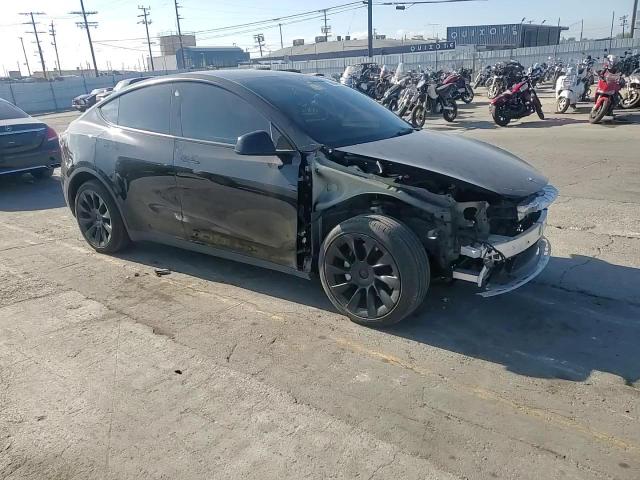 2022 Tesla Model Y VIN: 7SAYGDEE8NF557969 Lot: 86839825