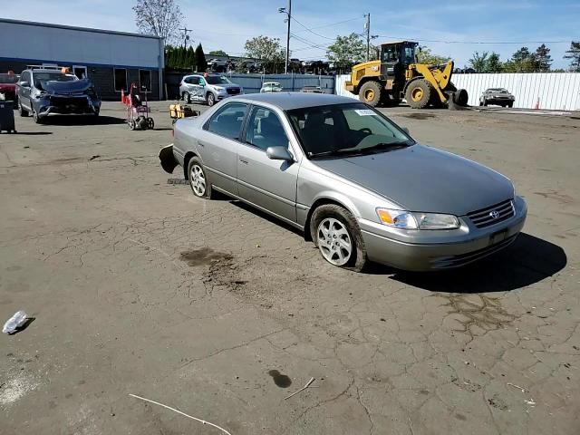 1999 Toyota Camry Le VIN: JT2BF28K7X0198085 Lot: 81803205