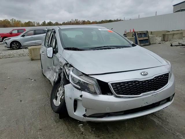 2018 Kia Forte Lx VIN: 3KPFK4A72JE203049 Lot: 90400305
