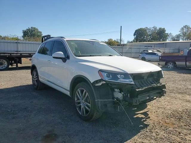 2016 Volkswagen Touareg Sport VIN: WVGEF9BP8GD010437 Lot: 82534645