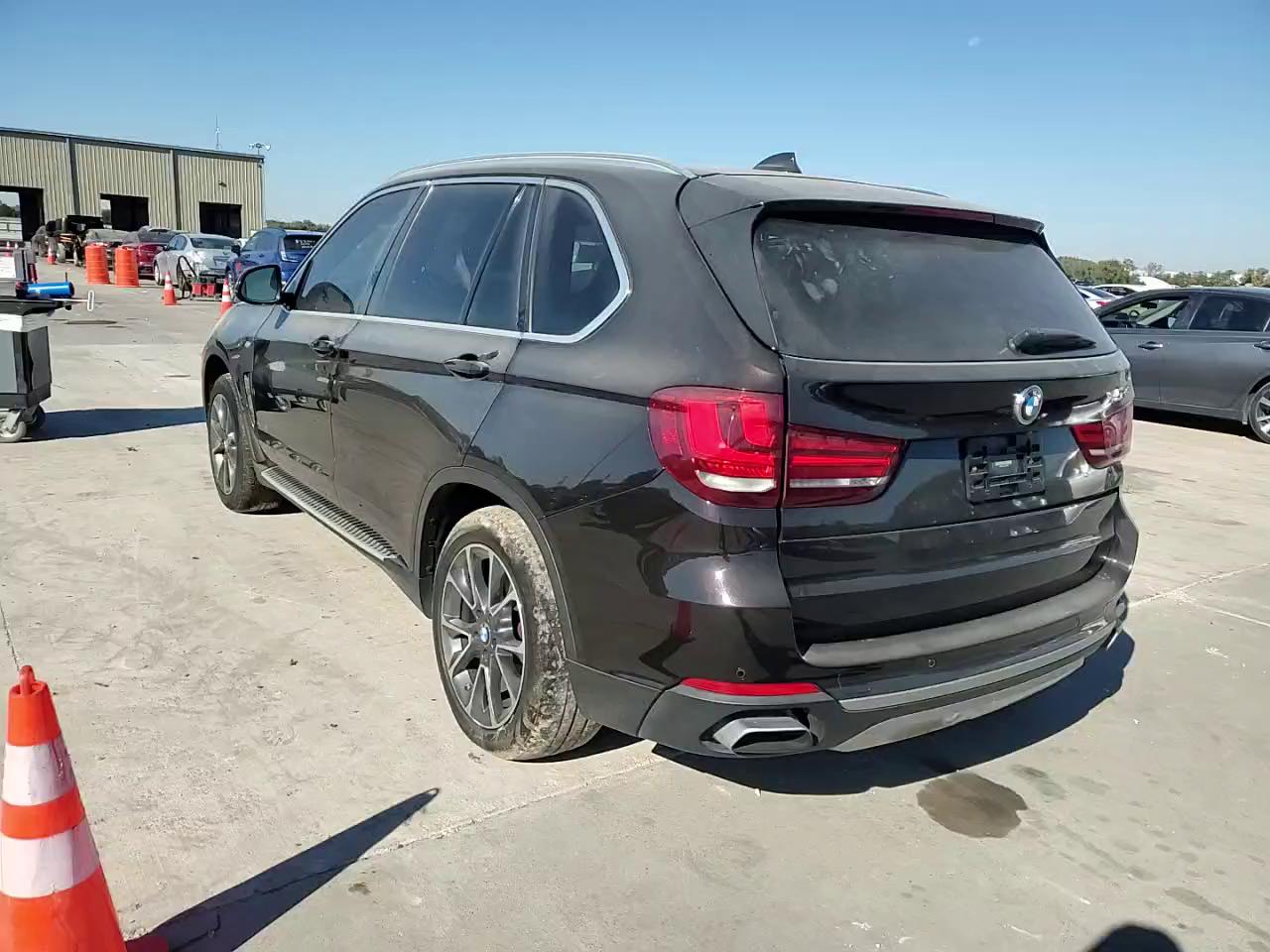 Фото: 5UXKR6C52J0U14728