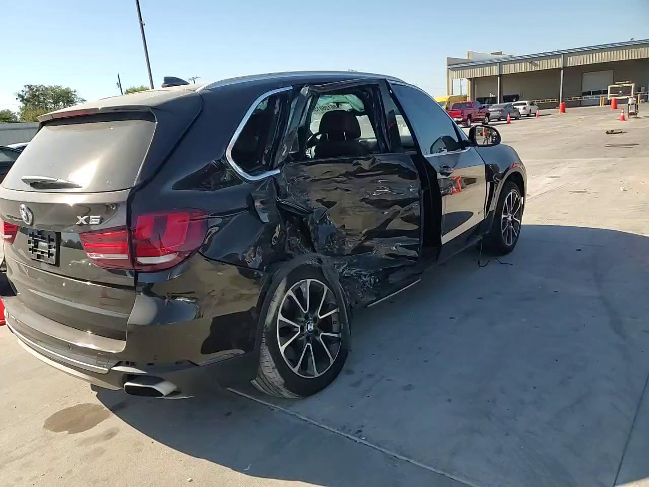 Фото: 5UXKR6C52J0U14728