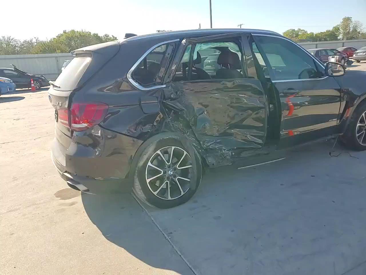 Фото: 5UXKR6C52J0U14728