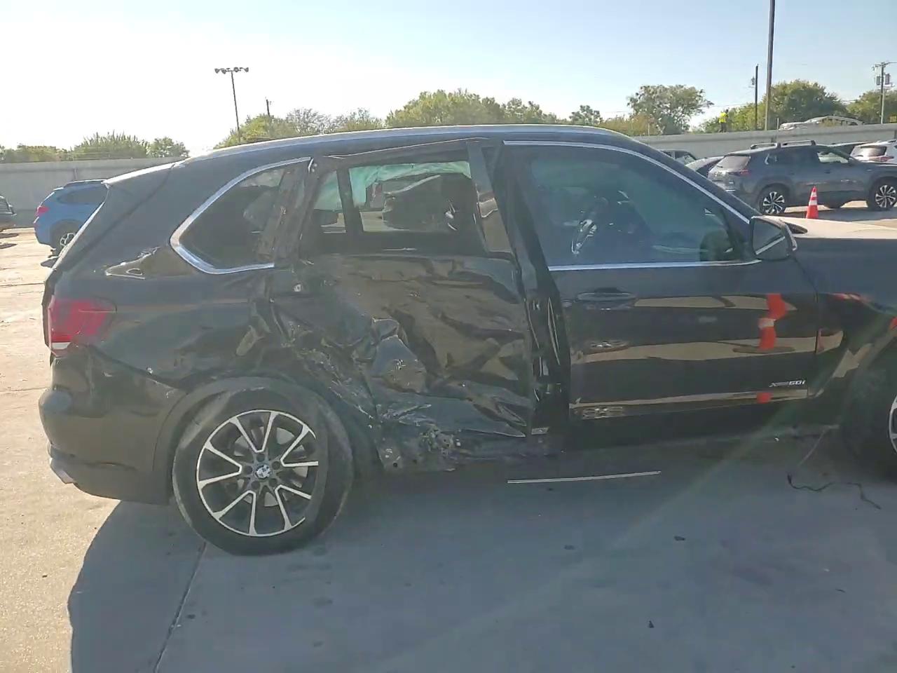 Фото: 5UXKR6C52J0U14728