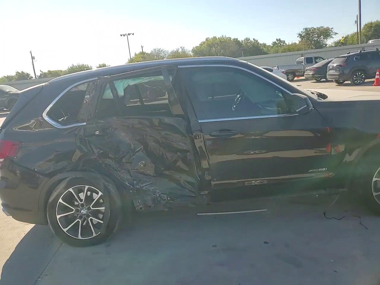 Фото: 5UXKR6C52J0U14728