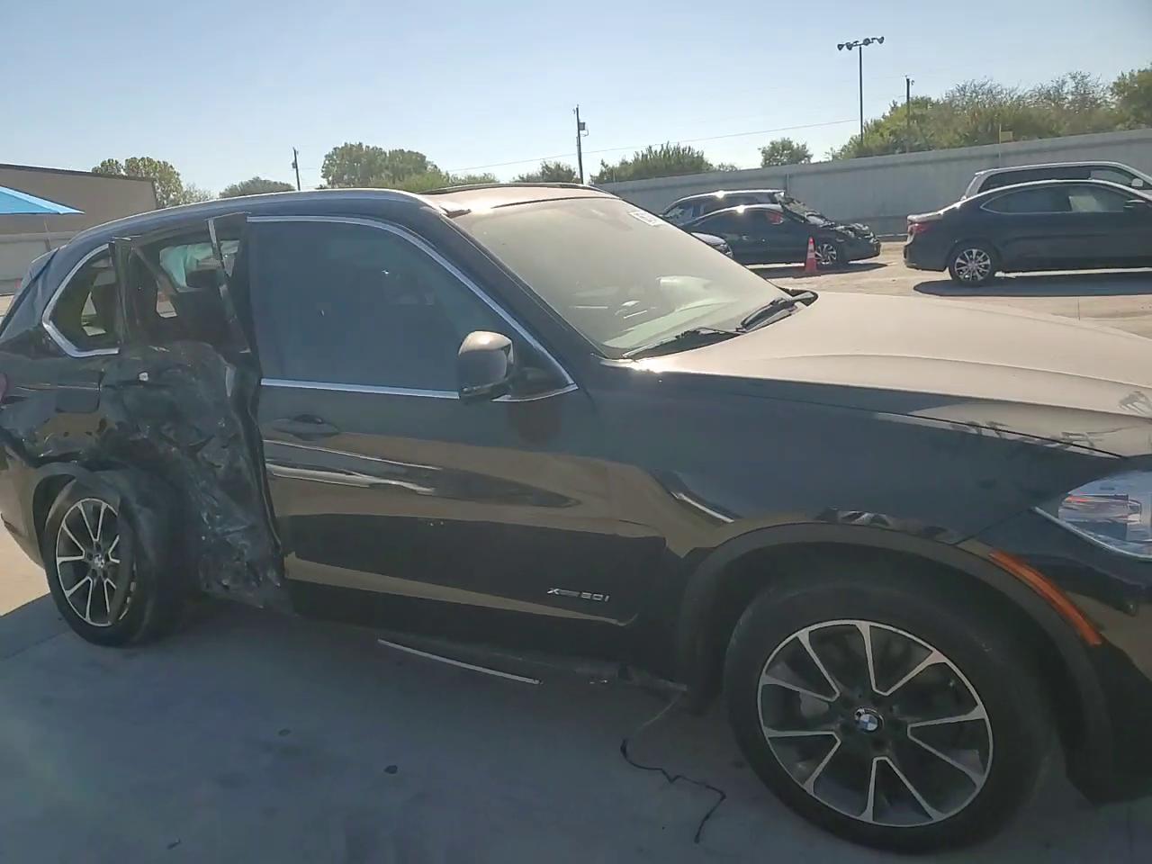 Фото: 5UXKR6C52J0U14728