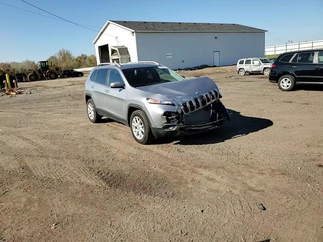 2016 Jeep Cherokee Latitude VIN: 1C4PJMCS3GW223690 Lot: 90097415