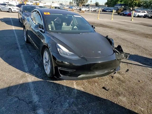 2018 Tesla Model 3 VIN: 5YJ3E1EB0JF086752 Lot: 90948005