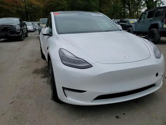 2022 Tesla Model Y VIN: 7SAYGDEF4NF323143 Lot: 86688645