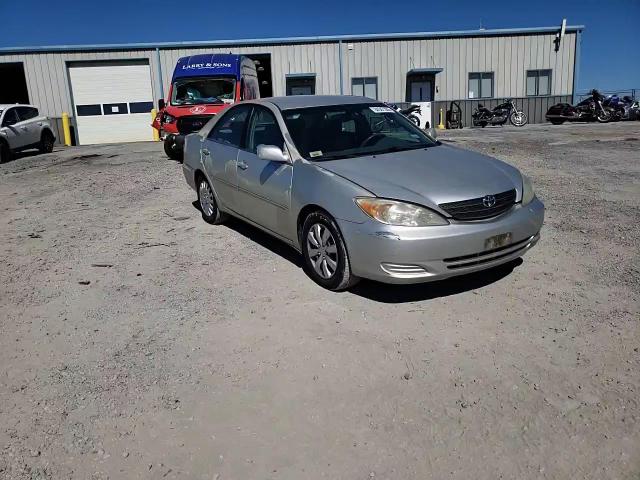 2002 Toyota Camry Le VIN: 4T1BE32K22U636985 Lot: 84587305