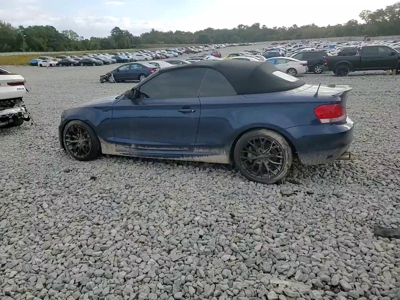 Фото: WBAUN7C53BVM25153