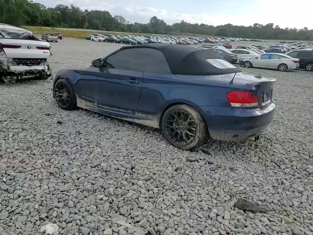 Фото: WBAUN7C53BVM25153