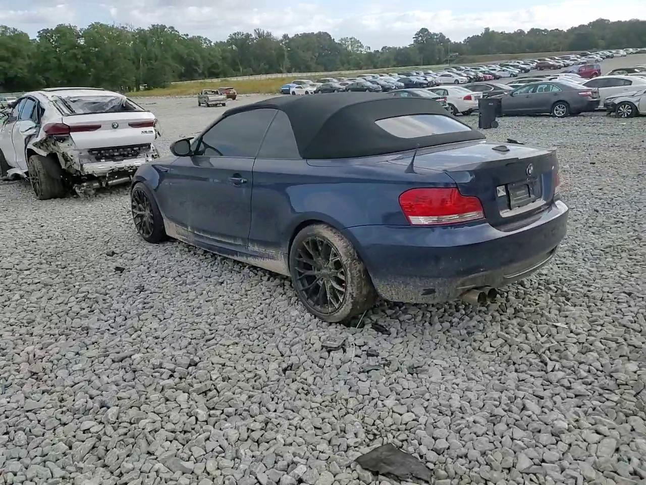 Фото: WBAUN7C53BVM25153