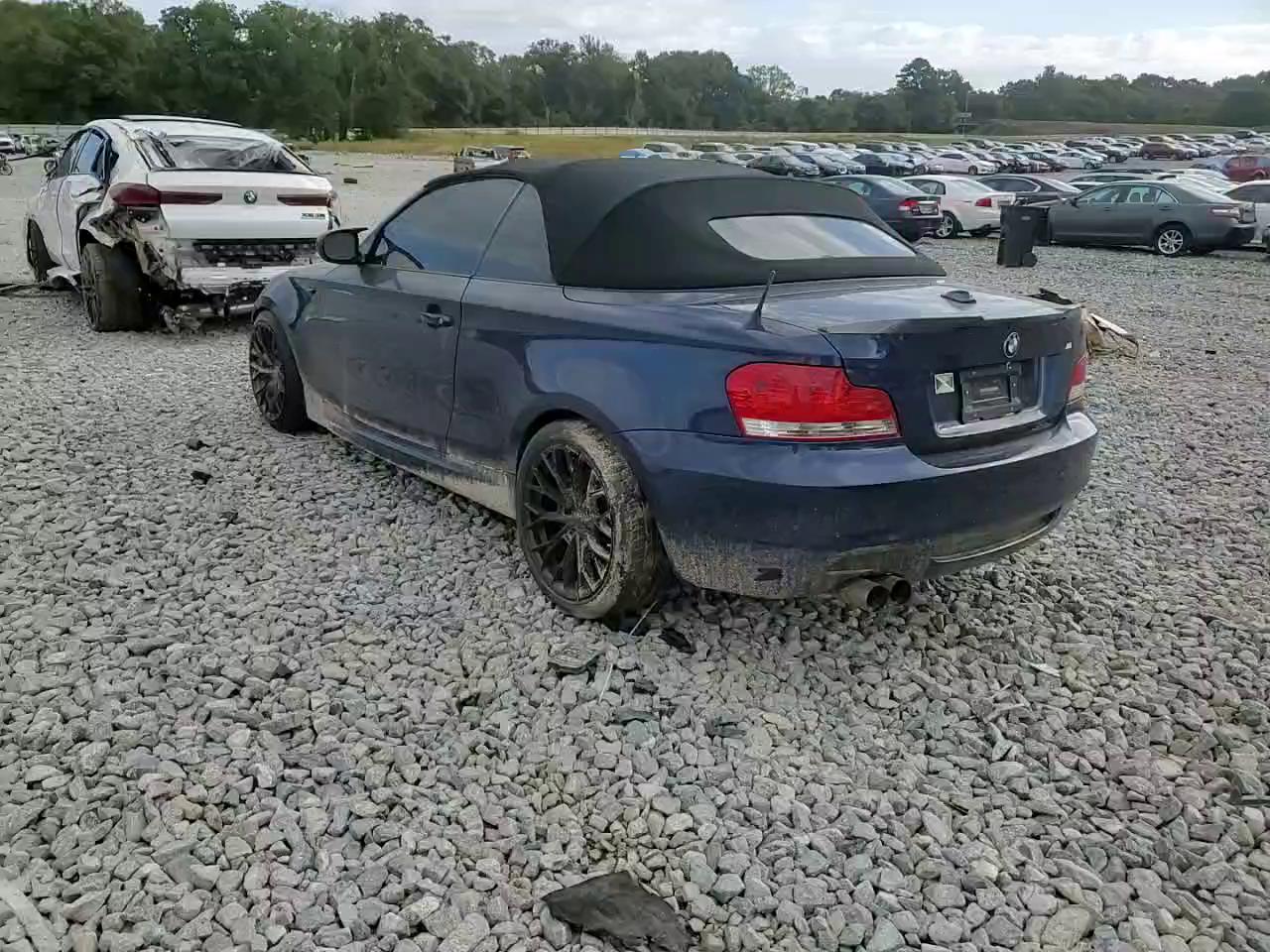 Фото: WBAUN7C53BVM25153