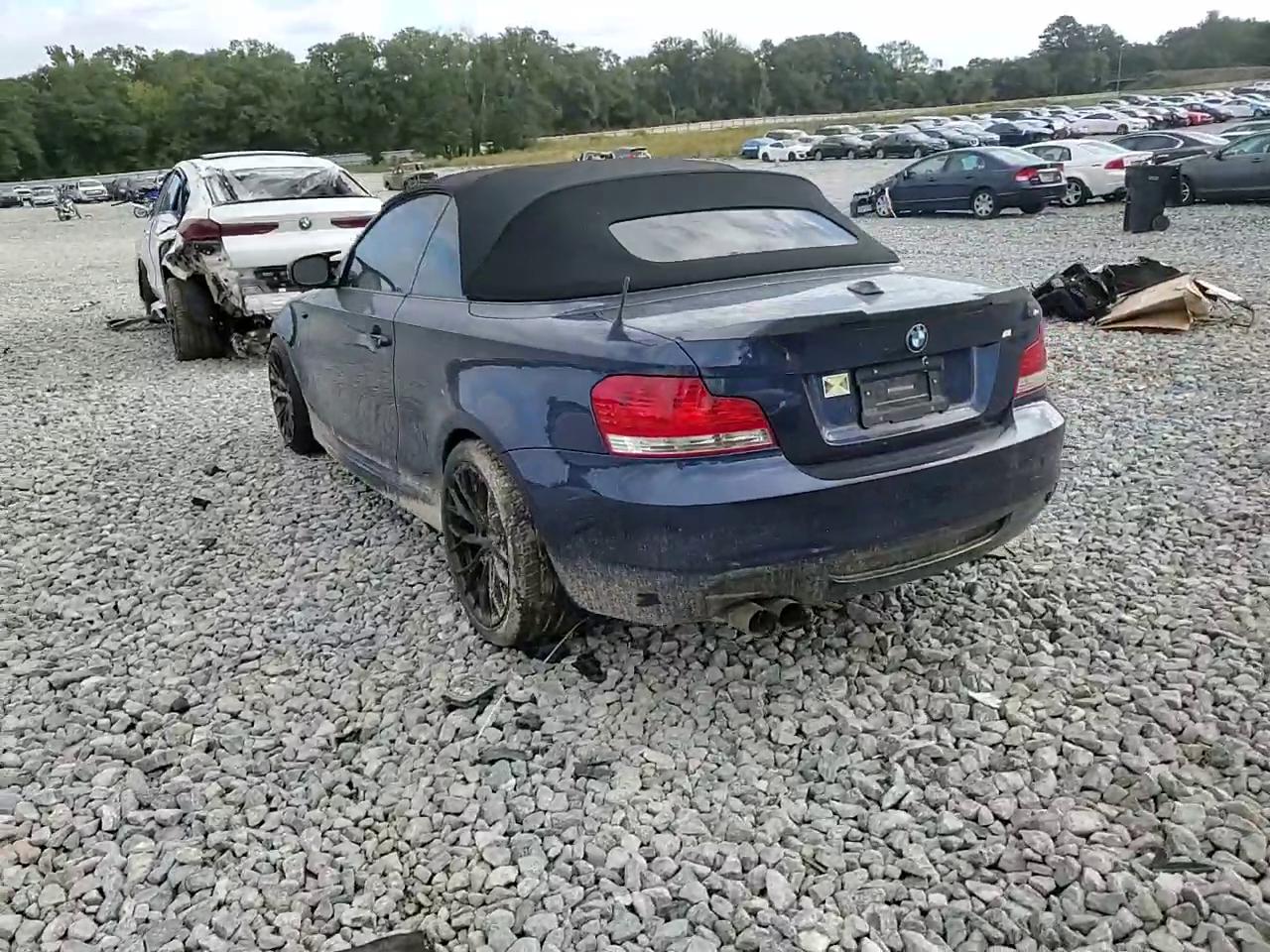 Фото: WBAUN7C53BVM25153