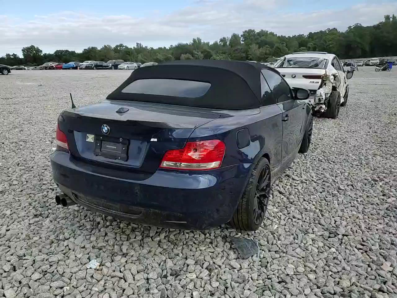 Фото: WBAUN7C53BVM25153