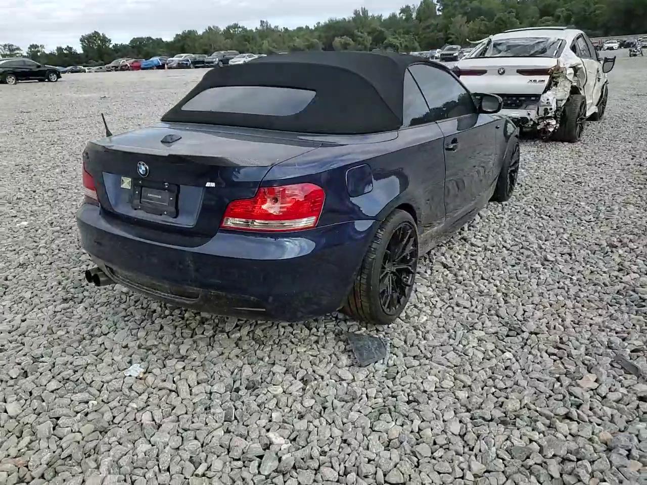 Фото: WBAUN7C53BVM25153