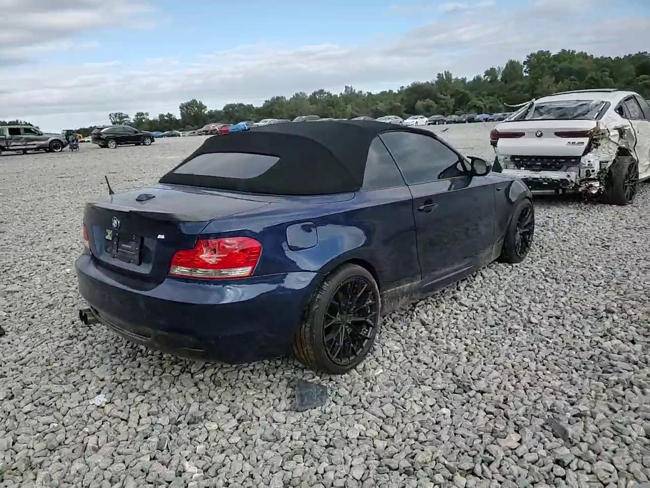 Фото: WBAUN7C53BVM25153