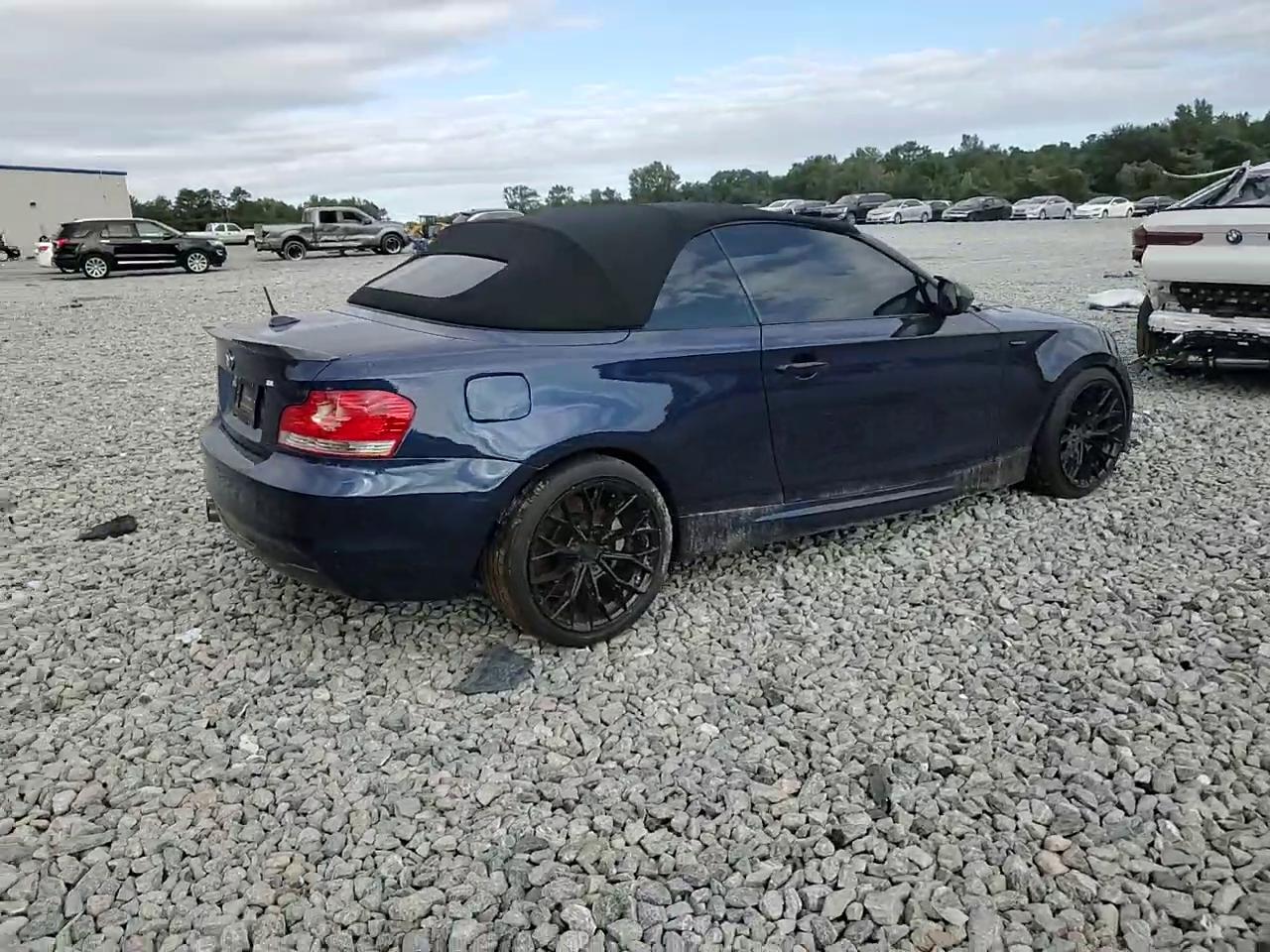 Фото: WBAUN7C53BVM25153