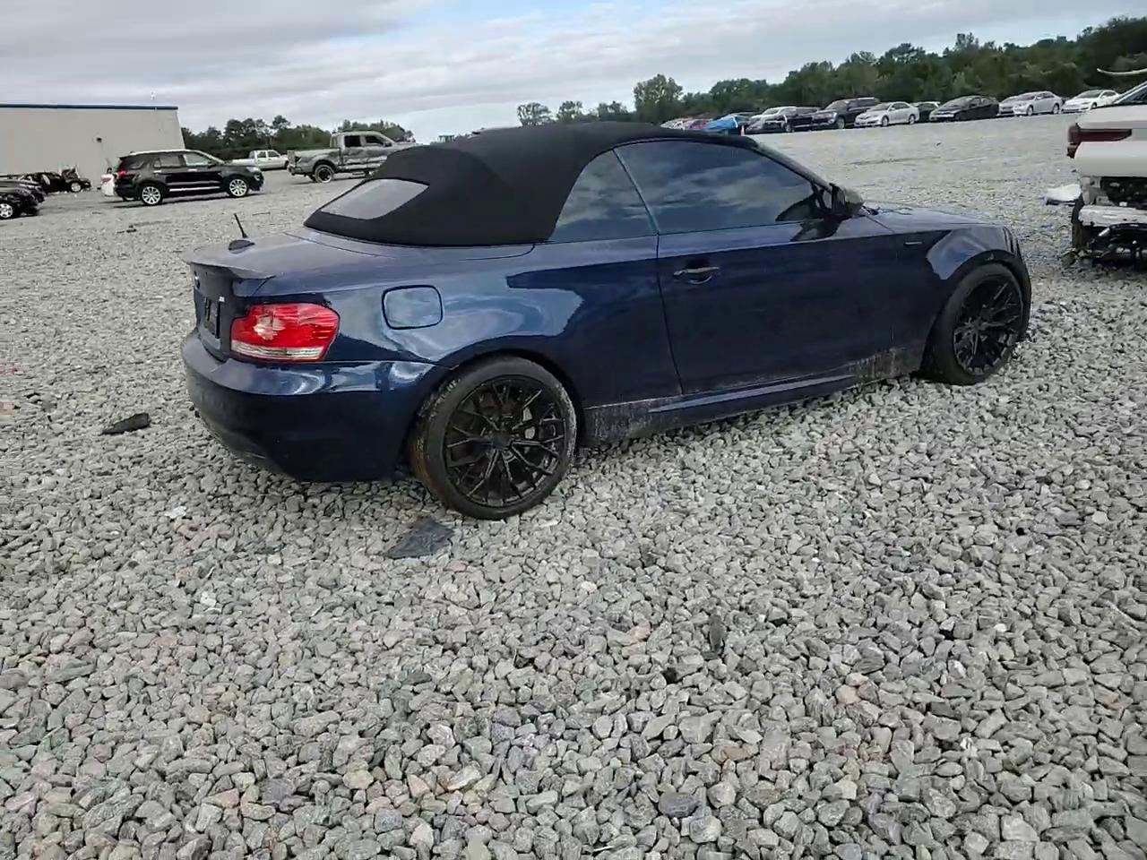 Фото: WBAUN7C53BVM25153