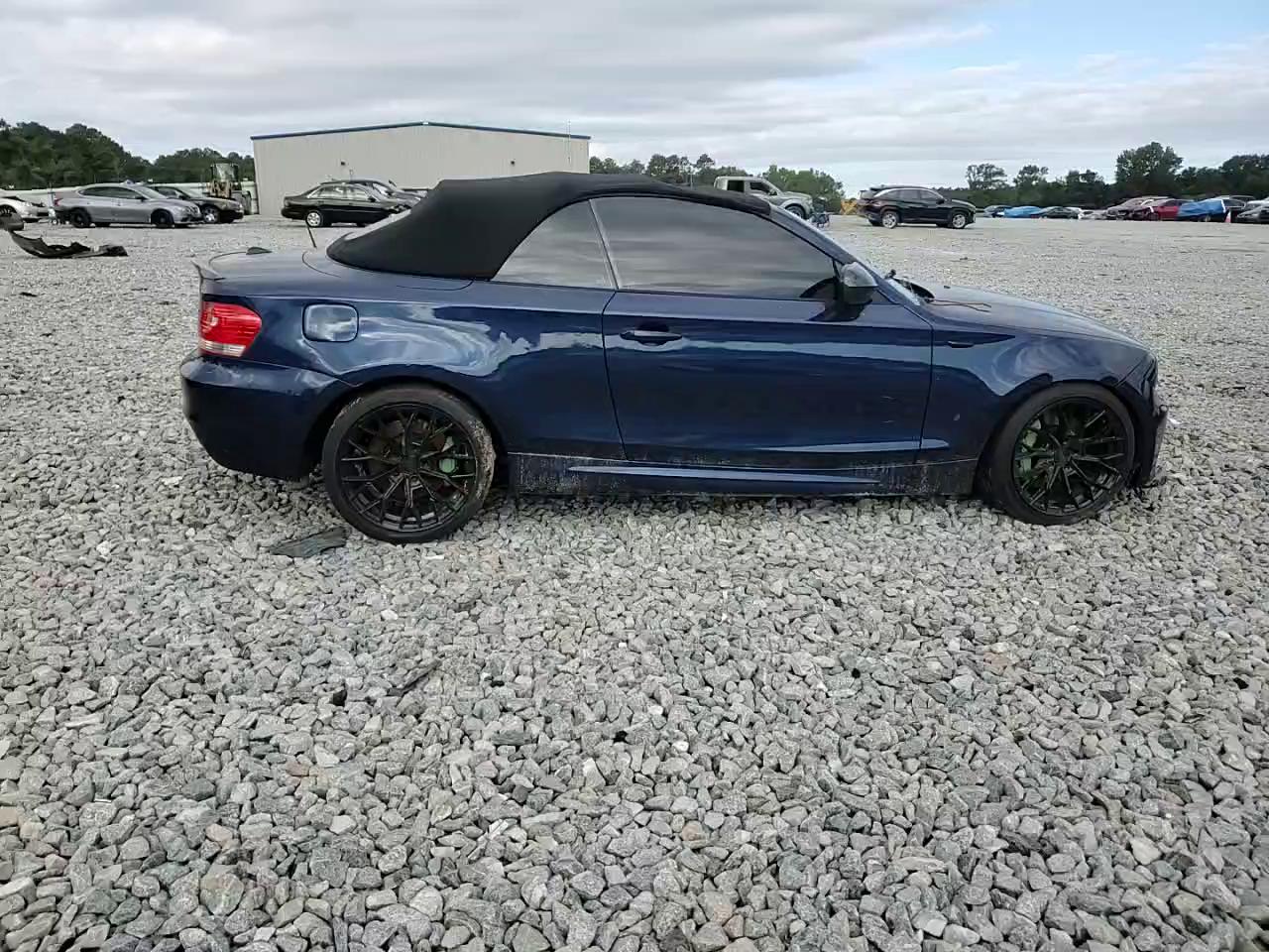 Фото: WBAUN7C53BVM25153