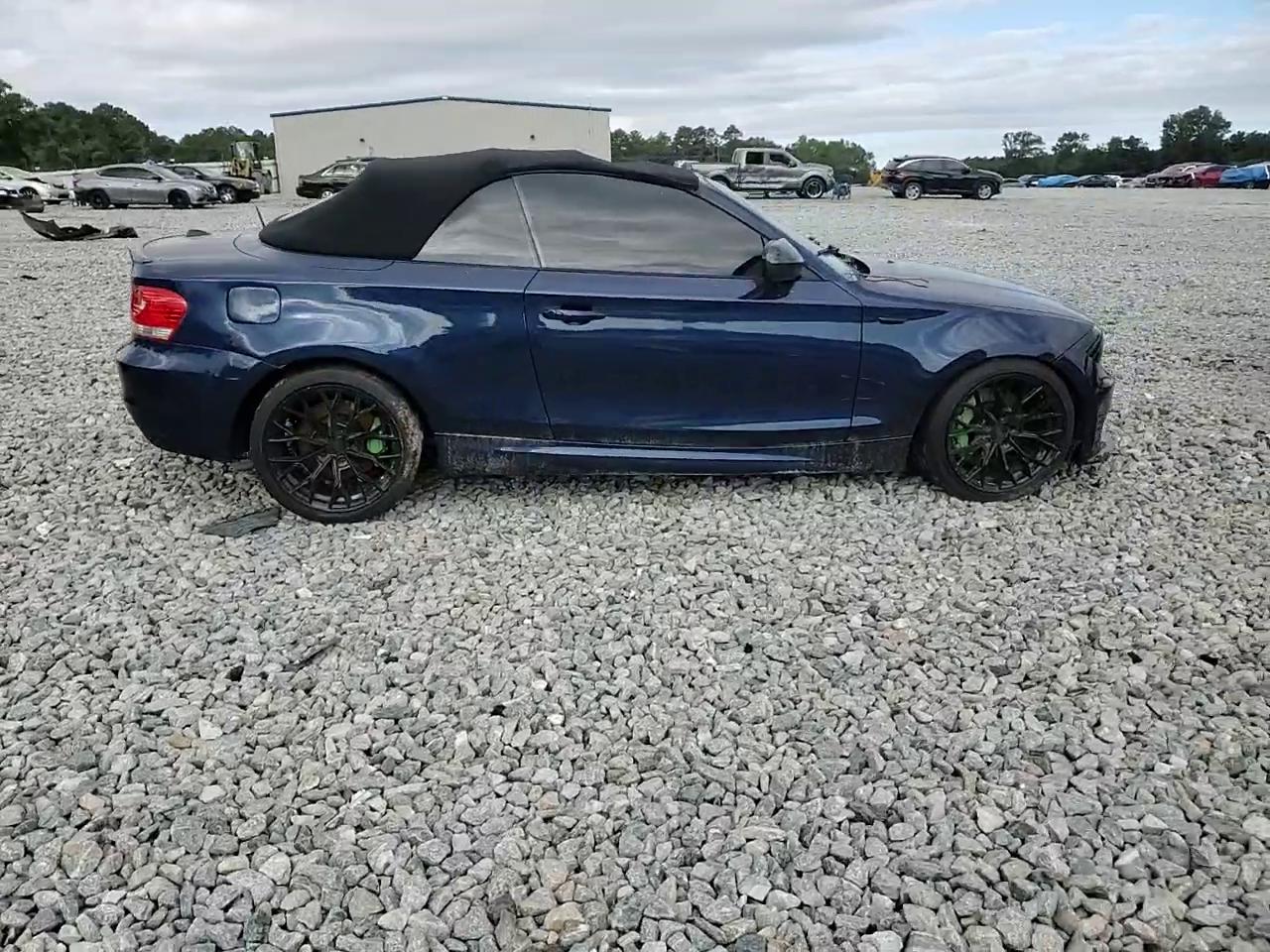 Фото: WBAUN7C53BVM25153