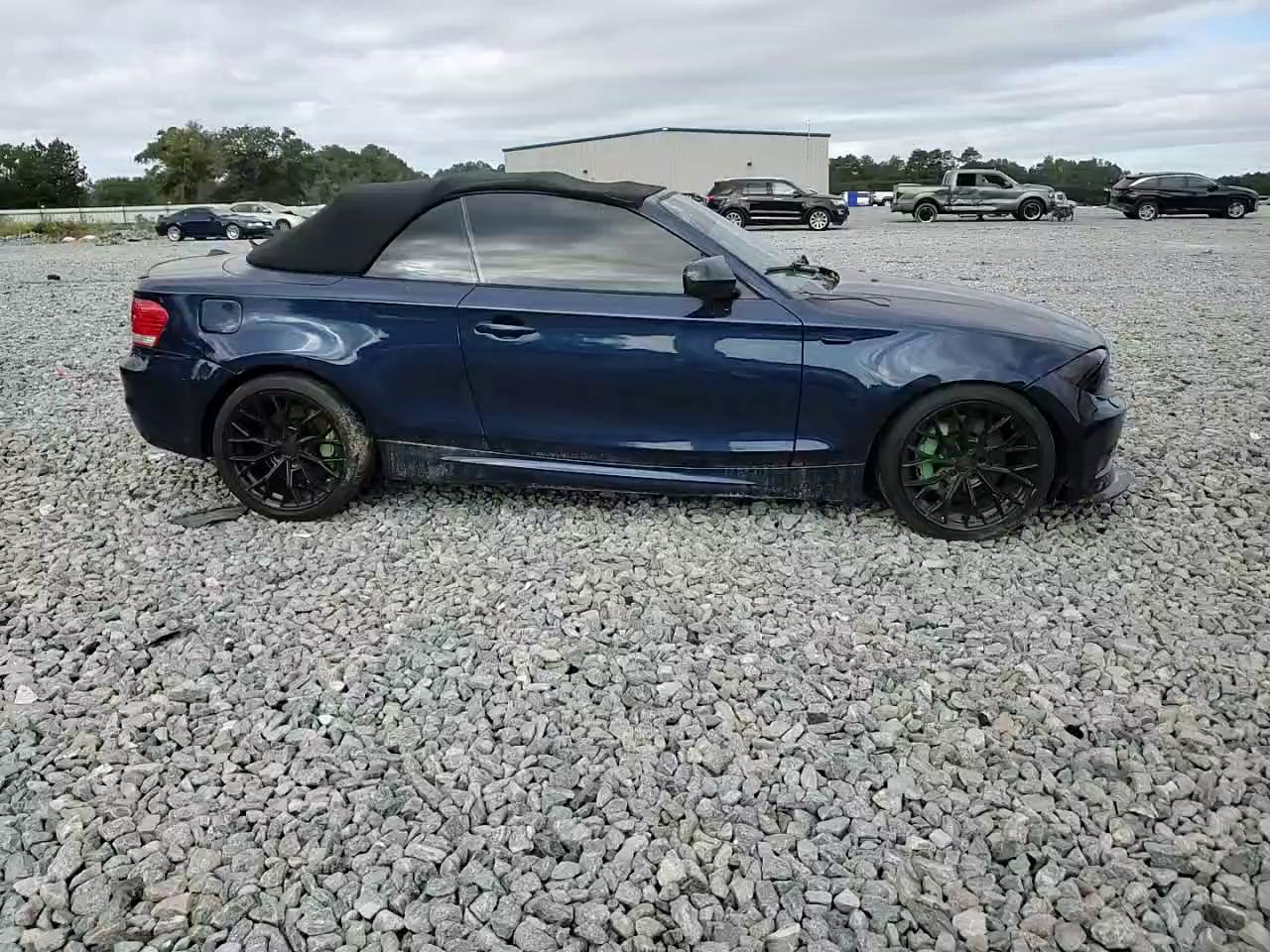 Фото: WBAUN7C53BVM25153