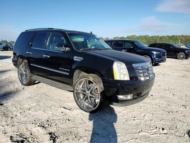 2007 Cadillac Escalade Luxury VIN: 1GYFK63847R211808 Lot: 81999375