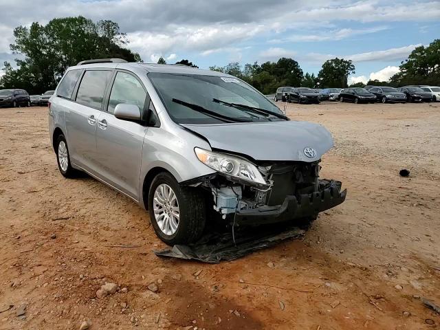2017 Toyota Sienna Xle VIN: 5TDYZ3DC2HS837100 Lot: 82368485