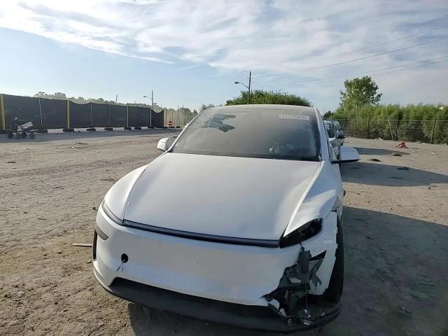 2026 Tesla Model Y VIN: 7SAYGDEE3TF327334 Lot: 84572905