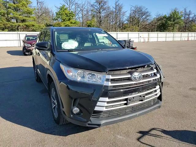 2019 Toyota Highlander Se VIN: 5TDJZRFHXKS601606 Lot: 82395125
