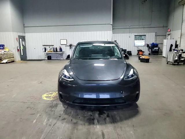 2024 Tesla Model Y VIN: 7SAYGDEFXRF057083 Lot: 89928705