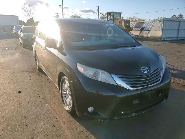 2014 Toyota Sienna Xle VIN: 5TDYK3DC7ES493229 Lot: 82291585