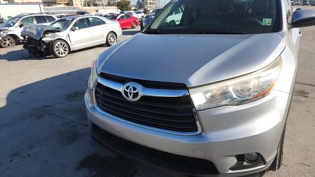 2016 Toyota Highlander Xle VIN: 5TDKKRFHXGS146014 Lot: 82377755