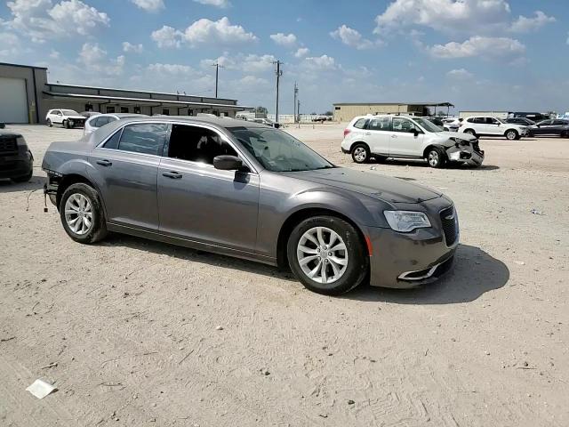 2015 Chrysler 300 Limited VIN: 2C3CCAAG9FH838039 Lot: 85265925