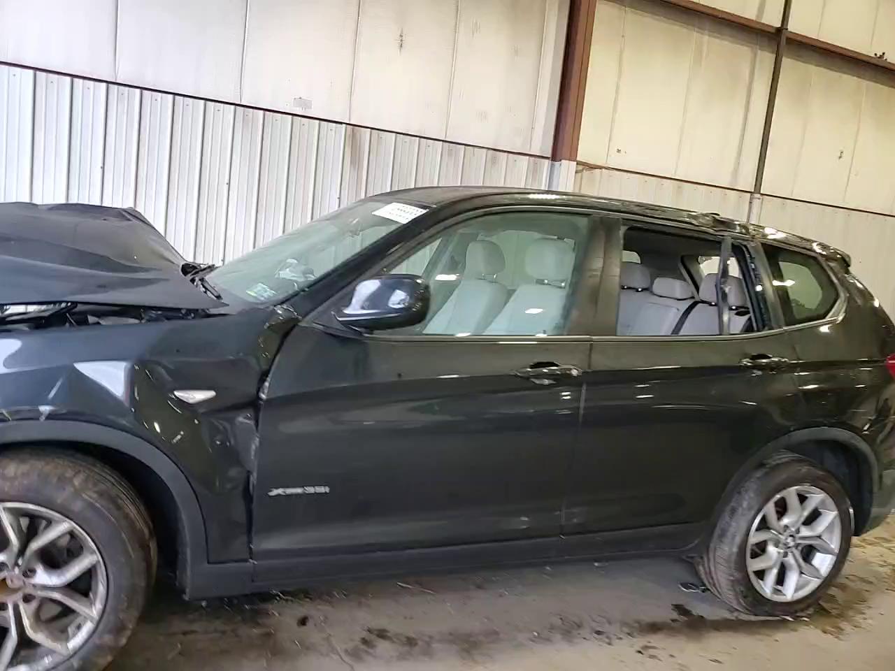 Фото: 5UXWX7C52DL981859